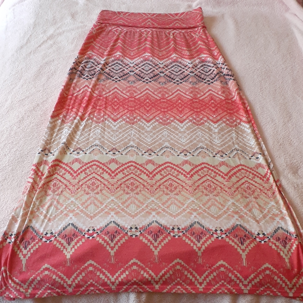 Maxi slit skirt